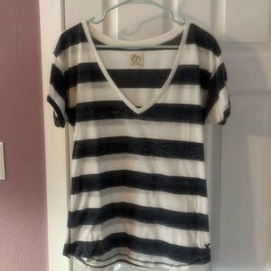 Women’s American Eagle Navy Vintage V-Neck